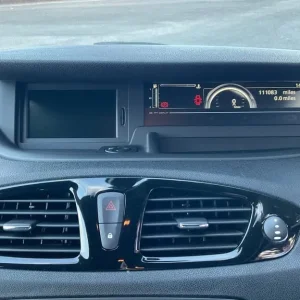 2015 Renault Scenic 1.5 dCi Dynamique with TomTom and Start-Stop - Image 6