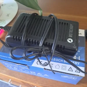 Motocaddy battery and charger - Image 3