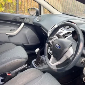 2010 Ford Fiesta 1.6 Zetec S Hatchback - Image 2