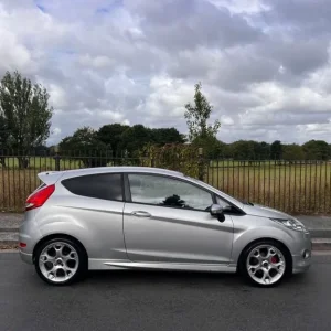 2010 Ford Fiesta 1.6 Zetec S Hatchback - Image 5