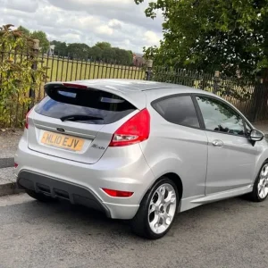 2010 Ford Fiesta 1.6 Zetec S Hatchback - Image 6