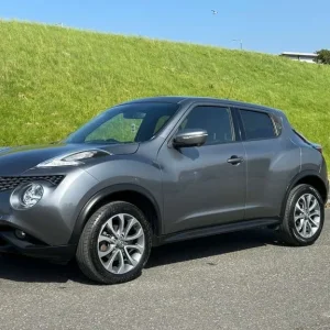 2017 Nissan Juke 1.6 Tekna CVT 5-door SUV petrol automatic - Image 3