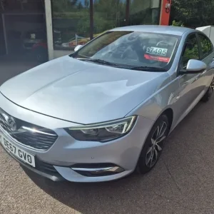 2017 Vauxhall Insignia GRAND SPORT DESIGN NAV Hatchback Petrol Manual