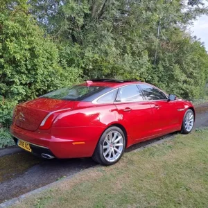 2016 Jaguar XJ Saloon, Italian Racing Red, Euro 6b, V6 Diesel - Image 5
