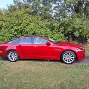 2016 Jaguar XJ Saloon, Italian Racing Red, Euro 6b, V6 Diesel - Image 6