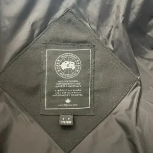 Canada Goose Men’s Small Coat - Image 8