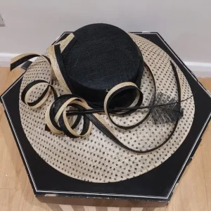 Ladies Hat - Image 2