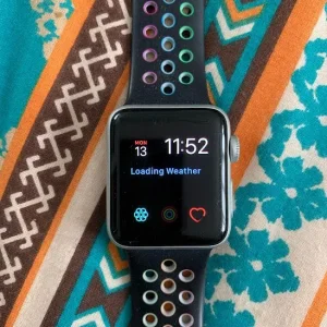 Apple Watch Series 3 (3rd Gen) – Works Great, No Cracks - Image 3