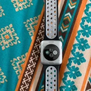 Apple Watch Series 3 (3rd Gen) – Works Great, No Cracks - Image 7