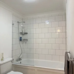 Single Room in a Quiet, Friendly Home - Image 4