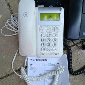 Assorted telephones & leads - Image 4