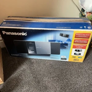 Panasonic SC-HC30DBEBK stereo system - Image 2