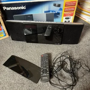 Panasonic SC-HC30DBEBK stereo system