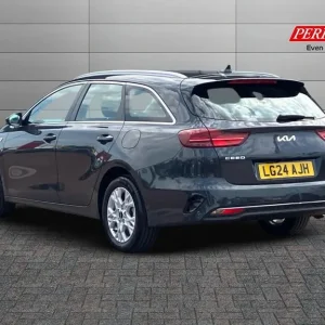 2024 Kia Ceed 1.5T GDi ISG 138 2-door 5dr Estate Petrol Manual - Image 2