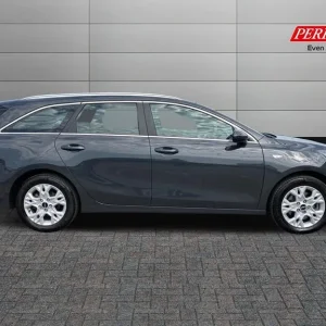 2024 Kia Ceed 1.5T GDi ISG 138 2-door 5dr Estate Petrol Manual - Image 3