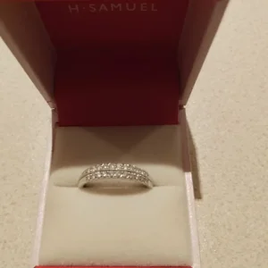 9 karat white gold diamond ring - Image 3