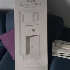 Bathroom storage cabinet