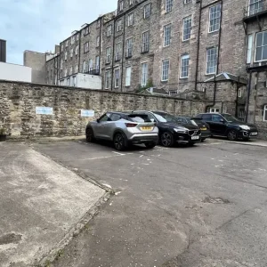 PARKING SPACE AVAILABLE - Image 5