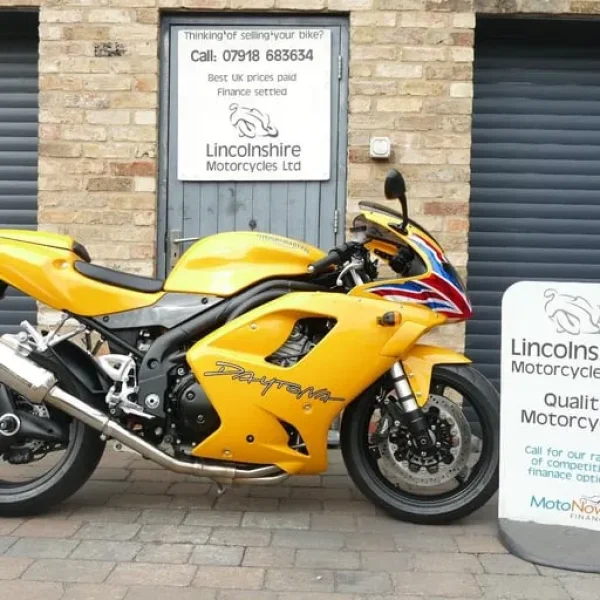 55 Triumph Daytona 955i 4280 miles only!!!