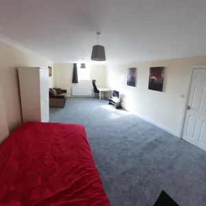 Double room with all bills covered - Image 2