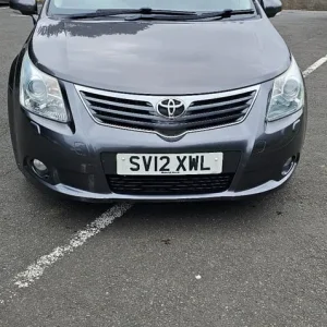 Toyota Avensis 2012 2.2 diesel manual 4-door - Image 3