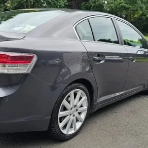 Toyota Avensis 2012 2.2 diesel manual 4-door - Image 5