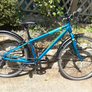 Islabike Beinn 26 Teal Blue + Accessories Excellent Condition