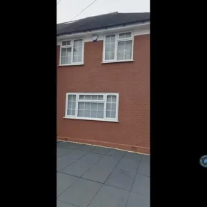 3 bedroom semi-detached house in Salisbury, Wiltshire - Image 2