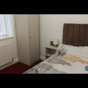 3 bedroom semi-detached house in Salisbury, Wiltshire - Image 3