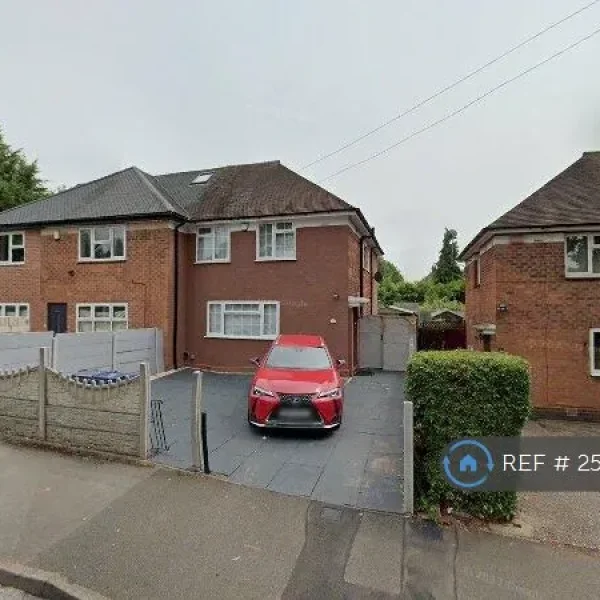 3 bedroom semi-detached house in Salisbury, Wiltshire