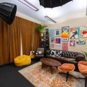 750 sqft Creative Space with Soundproof Room and 24/7 Access - Image 4