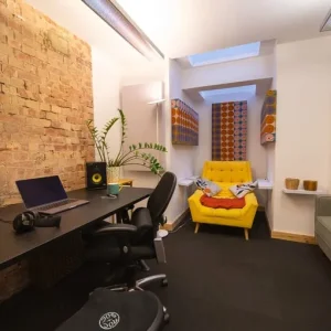 750 sqft Creative Space with Soundproof Room and 24/7 Access - Image 5