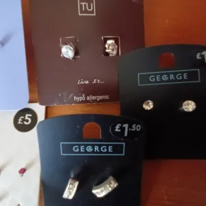 new earrings on their packaging Claire TU - Image 2