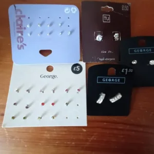 new earrings on their packaging Claire TU