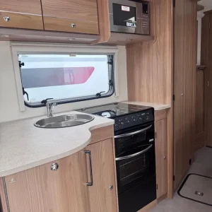 Bailey Pegasus Verona 2017 fixed bed tourer - Image 5