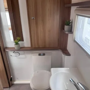 Bailey Pegasus Verona 2017 fixed bed tourer - Image 8