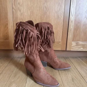 Women’s Tassled Cowboy Boots