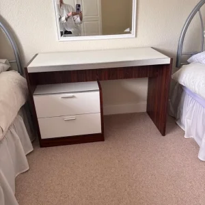 Wardrobe, dressing table and chest of drawers - Image 4