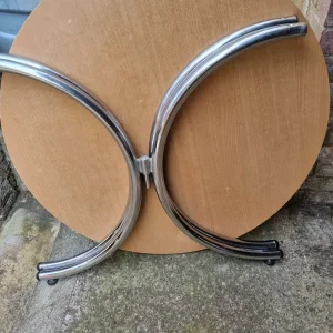 Circular wooden formicre table with metal legs - Image 4