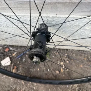 28” road/gravel bike wheels matching pair - Image 5