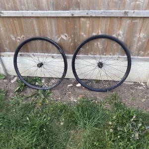 28” road/gravel bike wheels matching pair