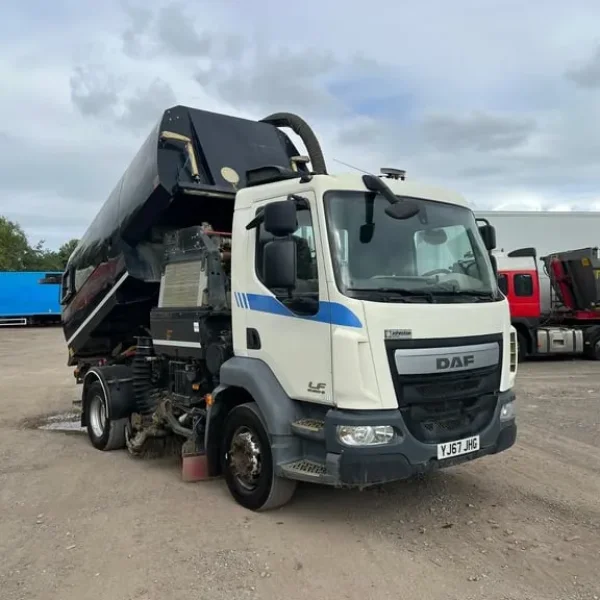 DAF TRUCKS LF 75 JOHNSTON VT651 SWEEPER...WATCH VIDEO
