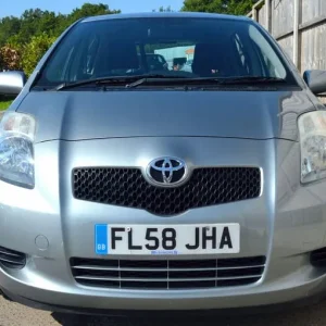 2008 Toyota Yaris 1.0 VVT-i 5-door hatchback manual - Image 4