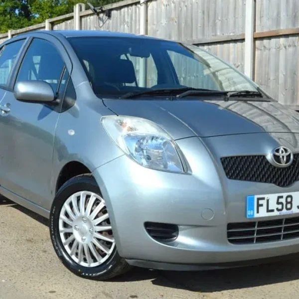 2008 Toyota Yaris 1.0 VVT-i 5-door hatchback manual