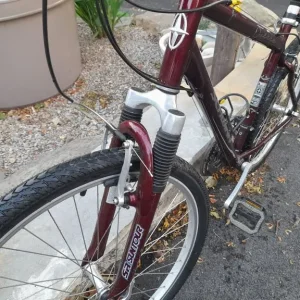 Schwinn 21 gear bike with suspension - Image 4