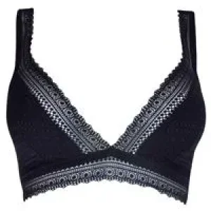 Topshop Lace Triangle Bras sizes 6 to 14 1800 pieces