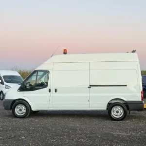 2013 Ford Transit 2.2 TDCi 350 Panel Van - Image 4