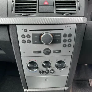 Vauxhall Meriva automatic - Image 3