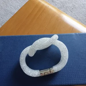 vintage lady's Swarovski bracelet - Image 5