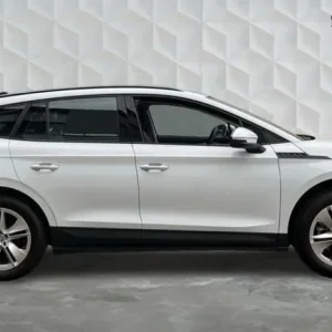 2025 Skoda Enyaq 5dr Electric SUV – 100 miles, full service history - Image 5